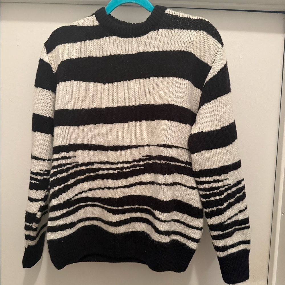 Zara Black and White Men's Crewneck Sweater